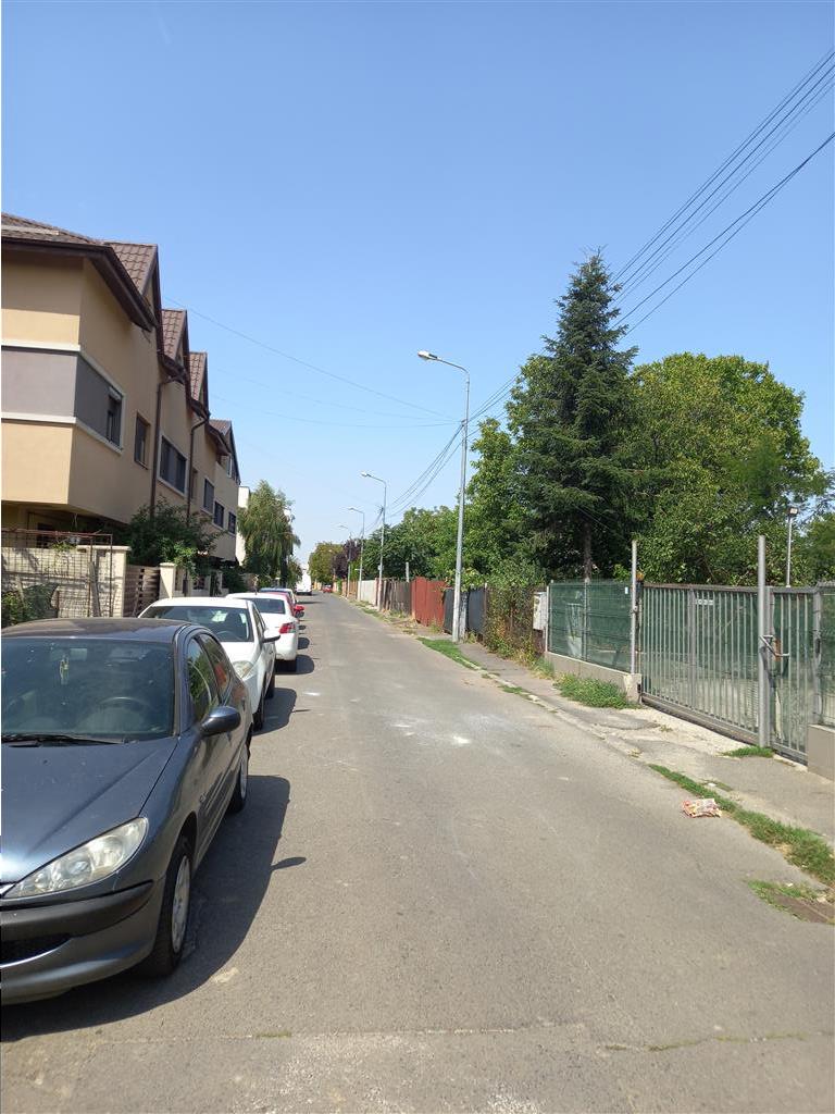 Vanzare teren intravilan construibil sector 4, BerceniAparatorii Patriei, 1335mp, d:17ml la strada, toate utiliatile , zona de case, apartamente in vila P+2E exclusivitate.