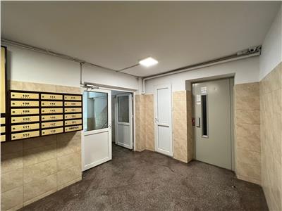 Vanzare apartament 4 camere Titulescu | centrala proprie | bloc 1980 | loc de parcare ADP