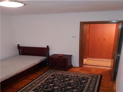 Apartament 4 camere de vanzare zona Otopeni