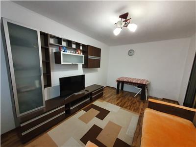 Vanzare apartament 2 camere, Titan, Codri Neamtului, et 3/10, reabilitat, decomandat, balcon, amenajat.