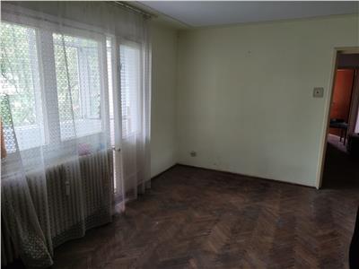 apartament 3 camere, Titan, metrou N Grigorescu, Al Postavarului, 70MP cu LOGIE , etaj 4, liber.