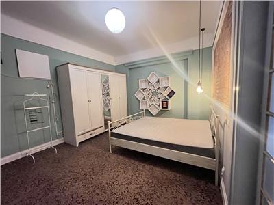 Vanzare apartament 3 camere in casa interbelica zona Unirii  Tineretului | mobilat si utilat | centrala proprie | curte comuna 1000 mp