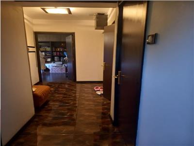 apartament 3 camere, Titan, Parc IOR, Mall Park Lake, str Odobești,, bloc după cutremurul din 1977, reabilitat, etaj 4/10, decomandat, renovat integral premium.