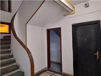 apartament 4 camere | superb| etaj 4/5+m | bloc cu lift | renovat interior - exterior | 95 mp utili | ferdinand - foisorul de foc | Bucuresti