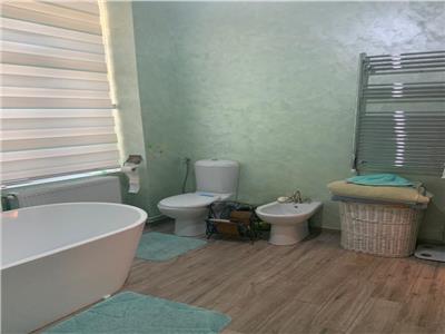 Vanzare apartament 4 camere in vila | Lascar Catargiu  Povernei | 225 mp teren | renovat |
